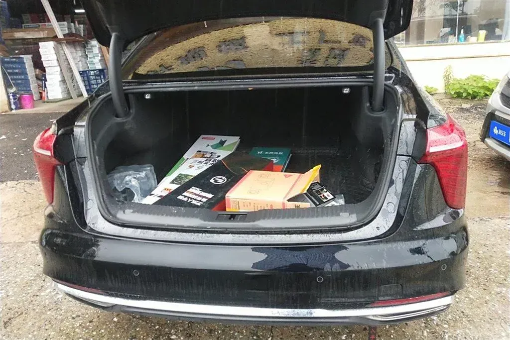 2023 HongQi H5 1.5T 169HP L4 7DCT,autocango,china used car exporter,china ev exporter,chinese used car exporter,chinese used ev exporter