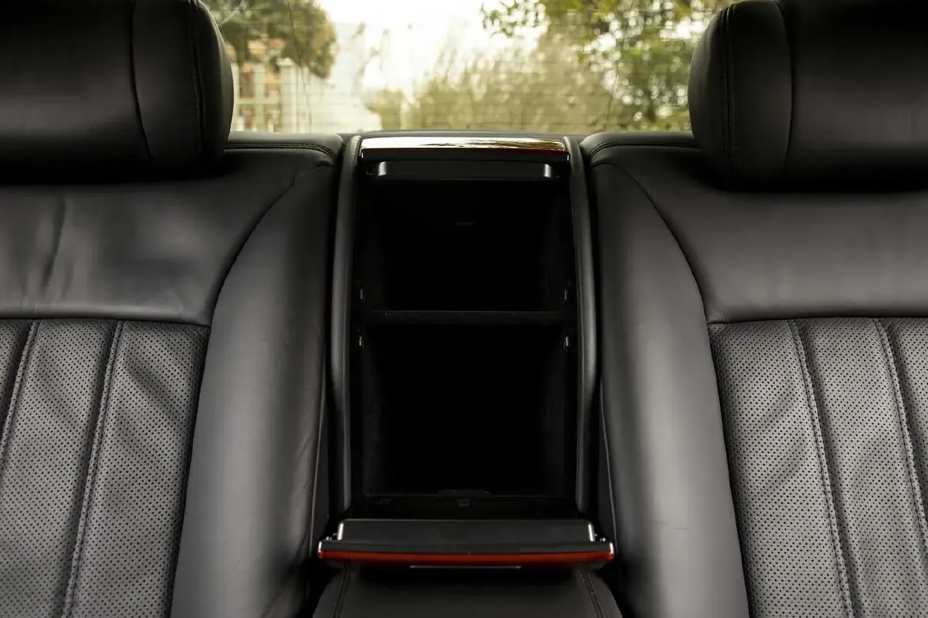 2012 Hyundai Equus 5.0L 430HP V8 8AT,autocango,china used car exporter,china ev exporter,chinese used car exporter,chinese used ev exporter