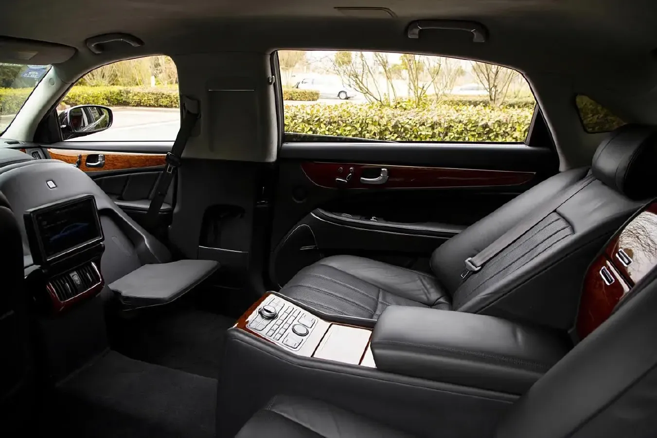 2012 Hyundai Equus 5.0L 430HP V8 8AT,autocango,china used car exporter,china ev exporter,chinese used car exporter,chinese used ev exporter