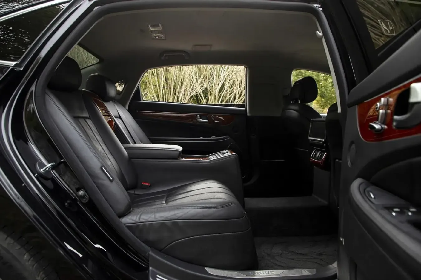 2012 Hyundai Equus 5.0L 430HP V8 8AT,autocango,china used car exporter,china ev exporter,chinese used car exporter,chinese used ev exporter