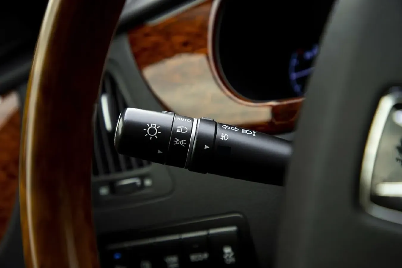 2012 Hyundai Equus 5.0L 430HP V8 8AT,autocango,china used car exporter,china ev exporter,chinese used car exporter,chinese used ev exporter