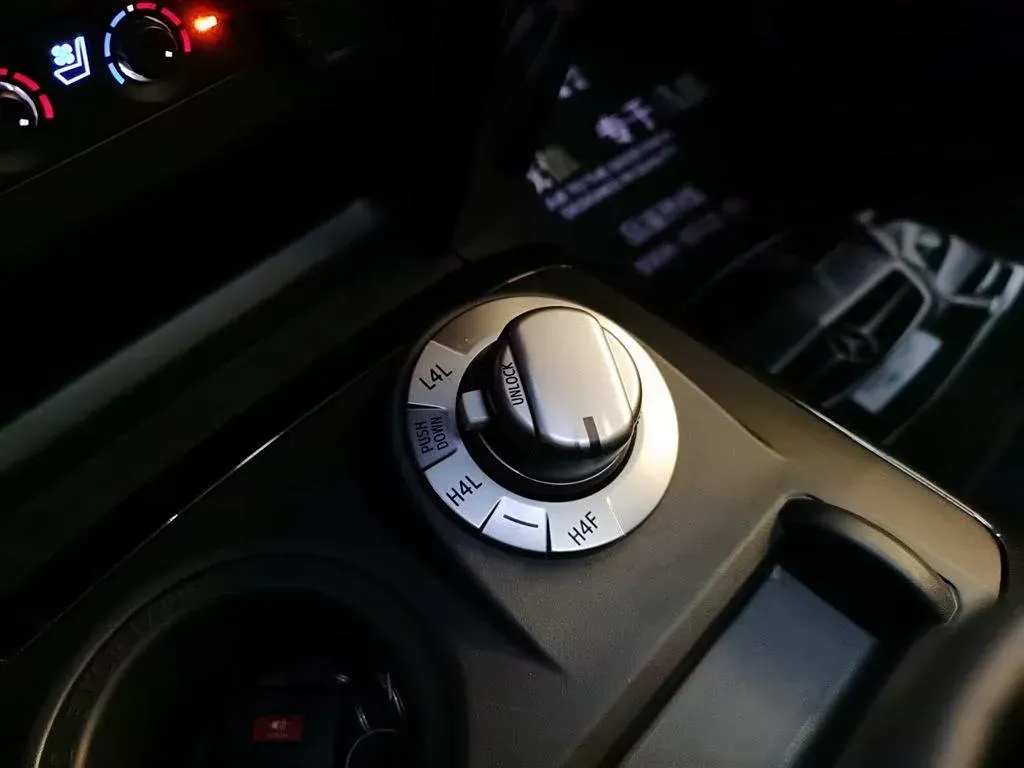 2022 Toyota 4Runner 4.0L 273HP V6 5AT,autocango,china used car exporter,china ev exporter,chinese used car exporter,chinese used ev exporter