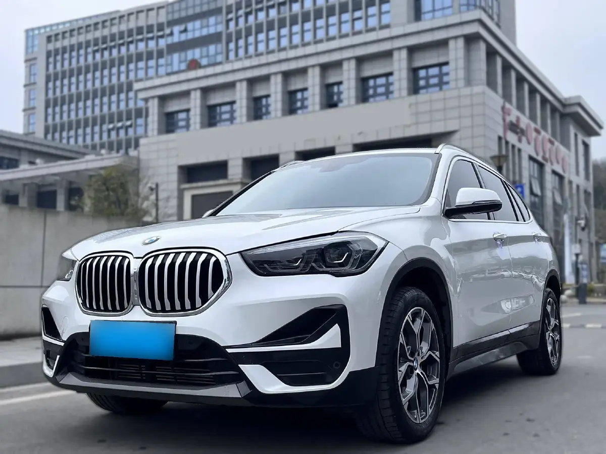 2022 BMW X1 2.0T 192HP L4 7DCT