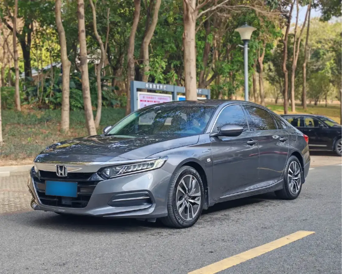 2018 Honda Accord 2.0L 146HP L4 E-CVT Hybrid