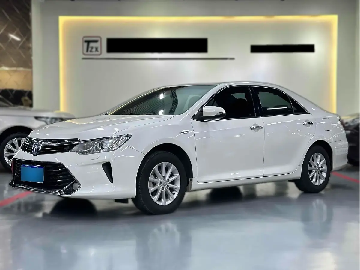 2016 Toyota Camry 2.5L 160HP L4 E-CVT Hybrid