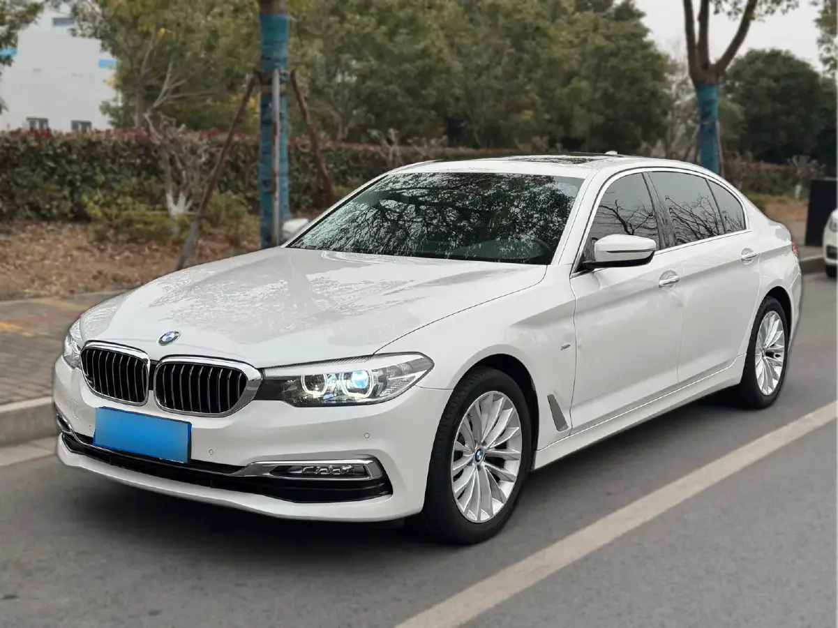 2018 BMW 5 Series 2.0T 184HP L4 8AT
