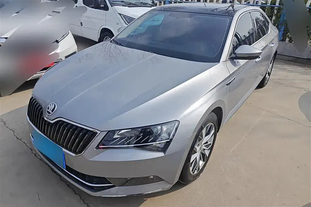 2018 Skoda Superb 2.0T 186HP L4 7DCT