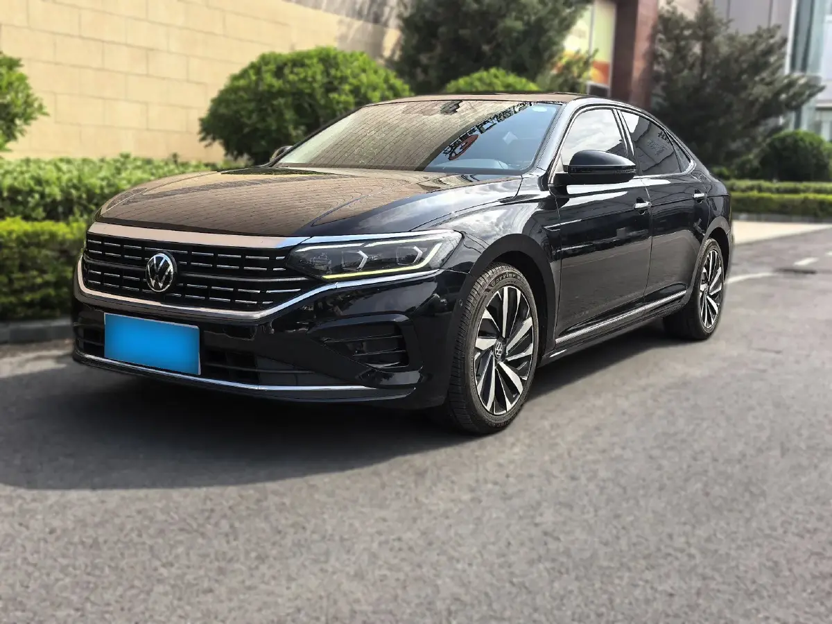 2022 Volkswagen Passat 2.0T 186HP L4 7DCT