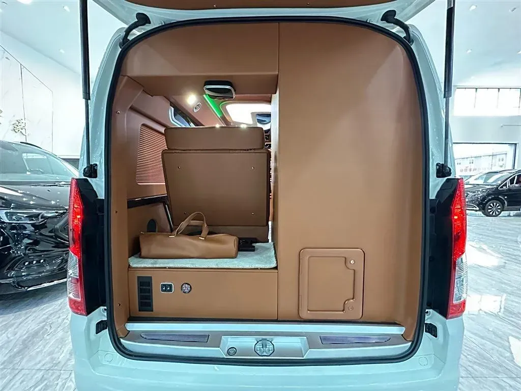 2011 Toyota Hiace 2.7L 154HP L4 4AT,autocango,china used car exporter,china ev exporter,chinese used car exporter,chinese used ev exporter