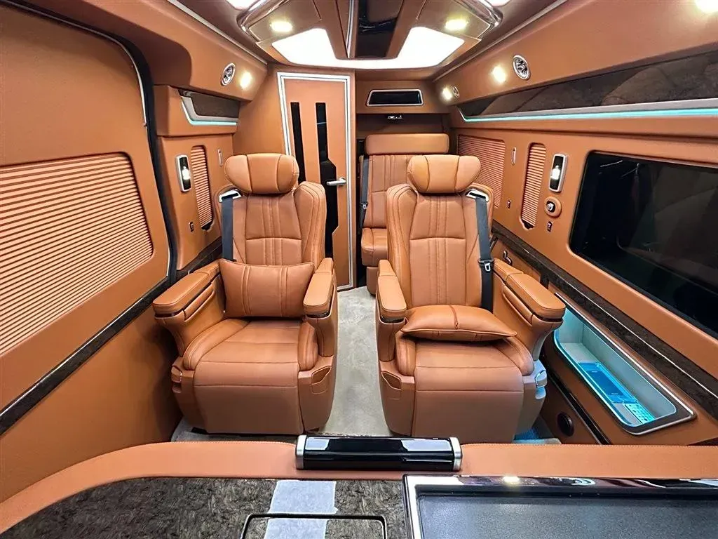 2011 Toyota Hiace 2.7L 154HP L4 4AT,autocango,china used car exporter,china ev exporter,chinese used car exporter,chinese used ev exporter