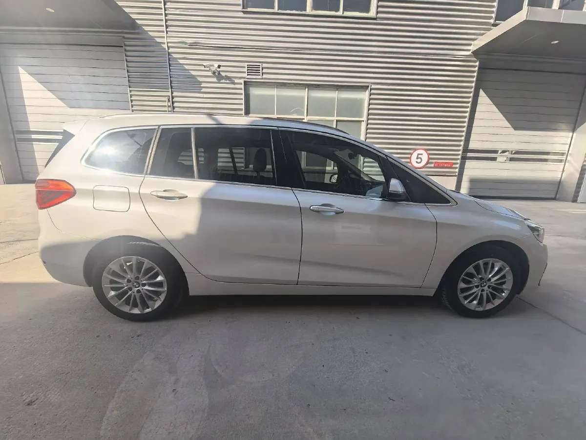 2018 BMW 2 Series SUV 1.5T 140HP L3 7DCT,autocango,china used car exporter,china ev exporter,chinese used car exporter,chinese used ev exporter