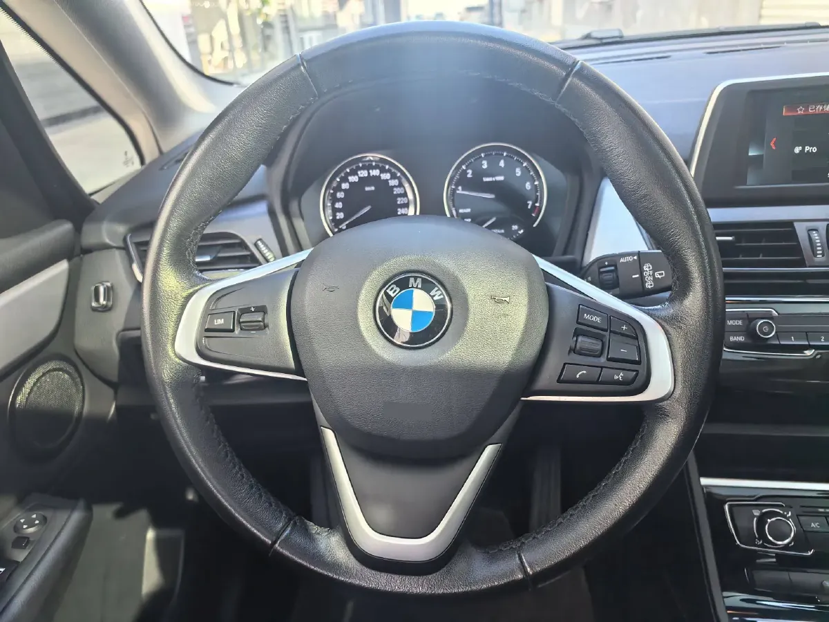 2018 BMW 2 Series SUV 1.5T 140HP L3 7DCT,autocango,china used car exporter,china ev exporter,chinese used car exporter,chinese used ev exporter