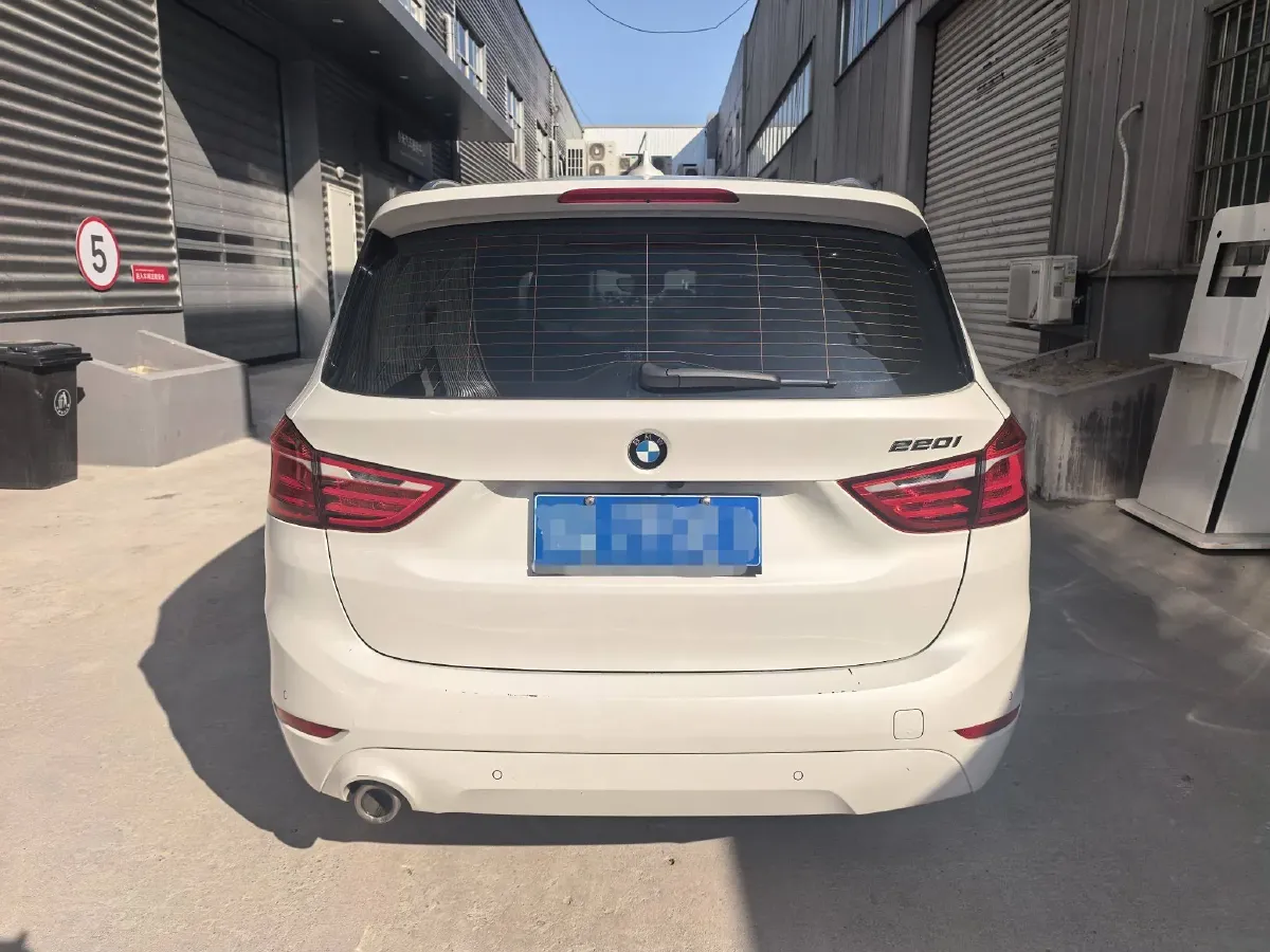 2018 BMW 2 Series SUV 1.5T 140HP L3 7DCT,autocango,china used car exporter,china ev exporter,chinese used car exporter,chinese used ev exporter