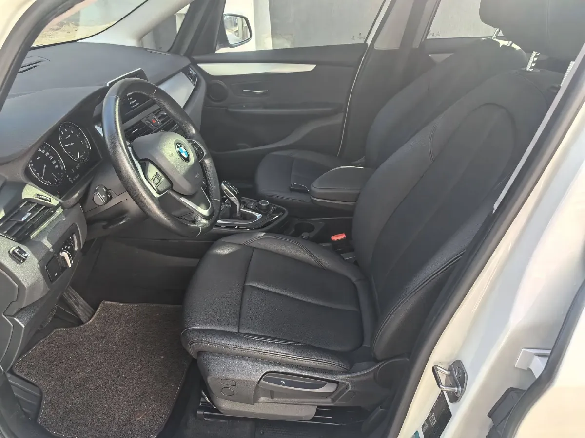 2018 BMW 2 Series SUV 1.5T 140HP L3 7DCT,autocango,china used car exporter,china ev exporter,chinese used car exporter,chinese used ev exporter