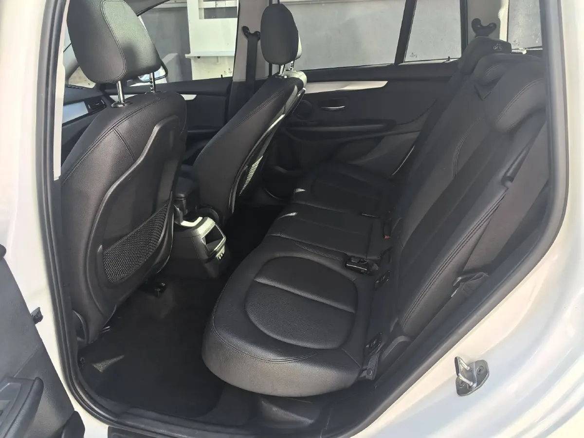 2018 BMW 2 Series SUV 1.5T 140HP L3 7DCT,autocango,china used car exporter,china ev exporter,chinese used car exporter,chinese used ev exporter