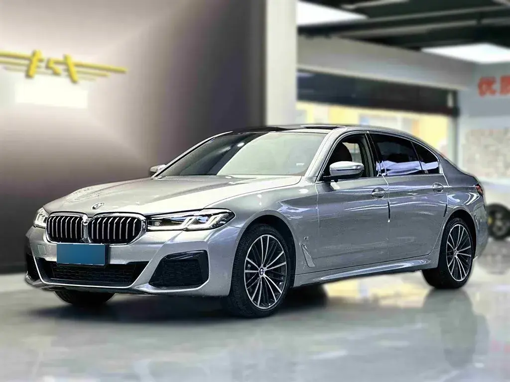 2022 BMW 5 Series 2.0T 252HP L4 8AT