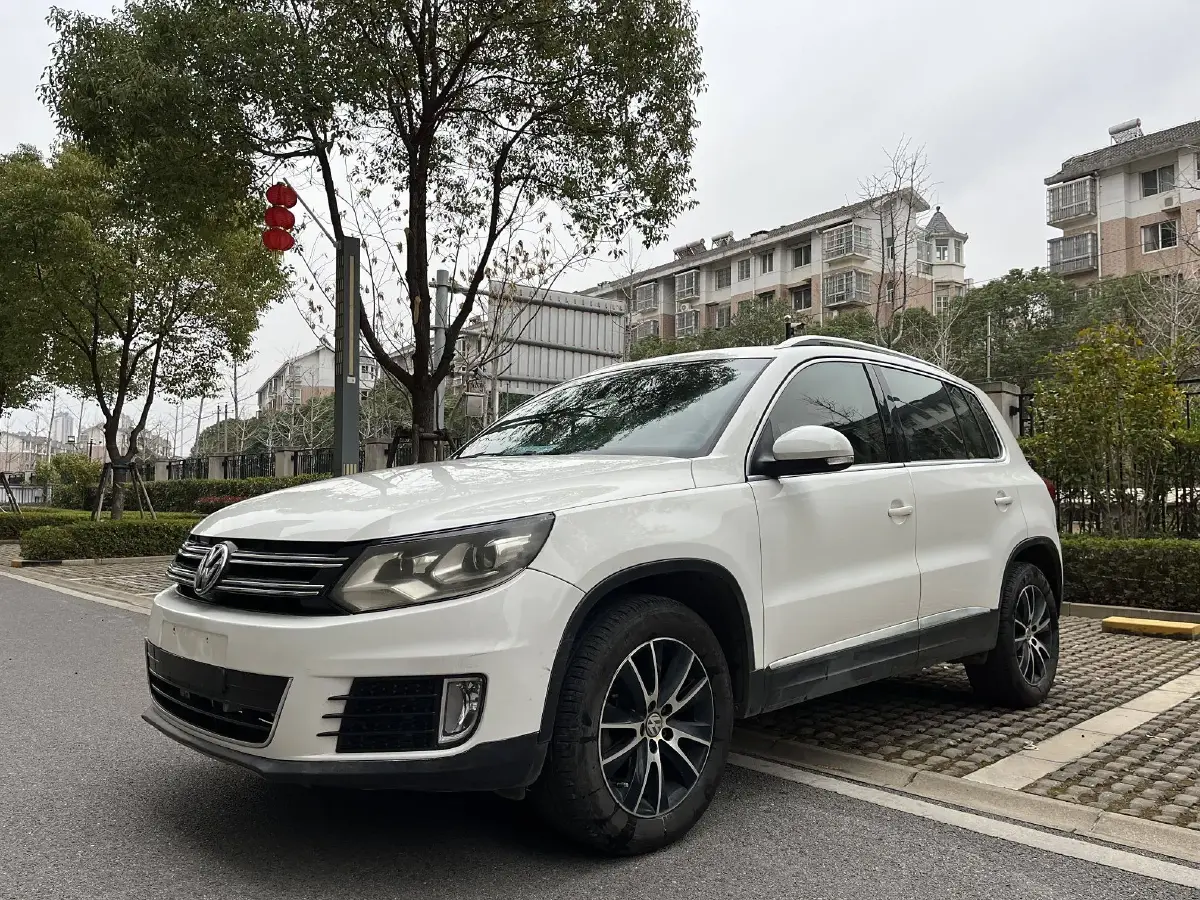 2015 Volkswagen Tiguan 1.8T 160HP L4 6AT
