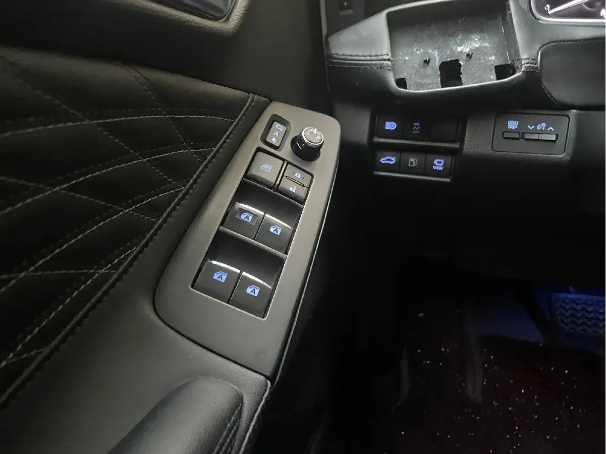 2019 Toyota Avalon 2.5L 209HP L4 8AT,autocango,china used car exporter,china ev exporter,chinese used car exporter,chinese used ev exporter