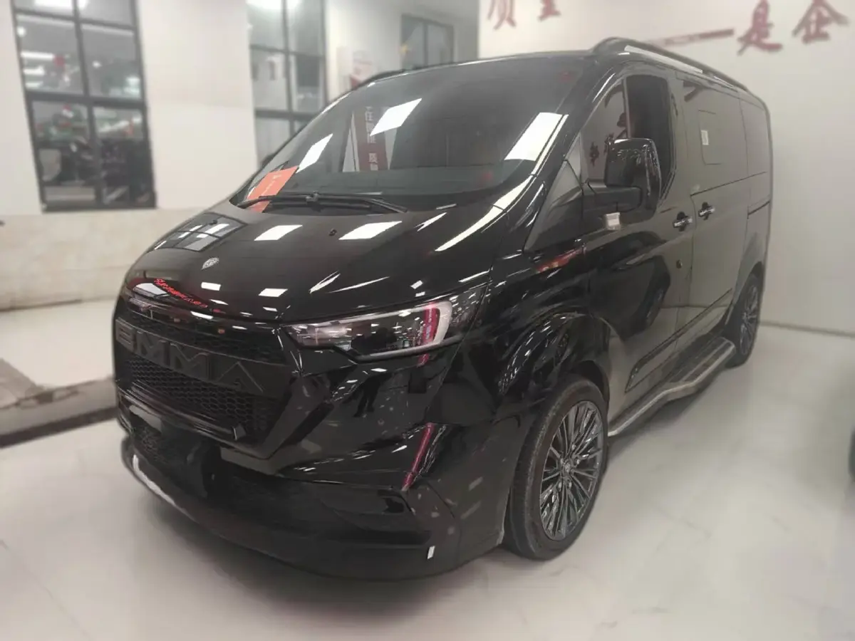 2024 Ford Tourneo 2.0T 220HP L4 9AT