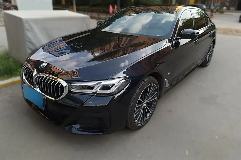 2022 BMW 5 Series 2.0T 252HP L4 8AT