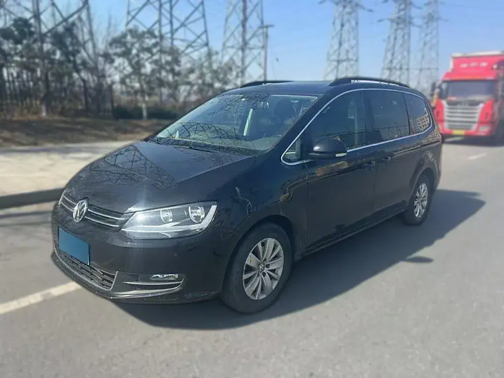 2012 Volkswagen Sharan 2.0T 200HP L4 6DCT