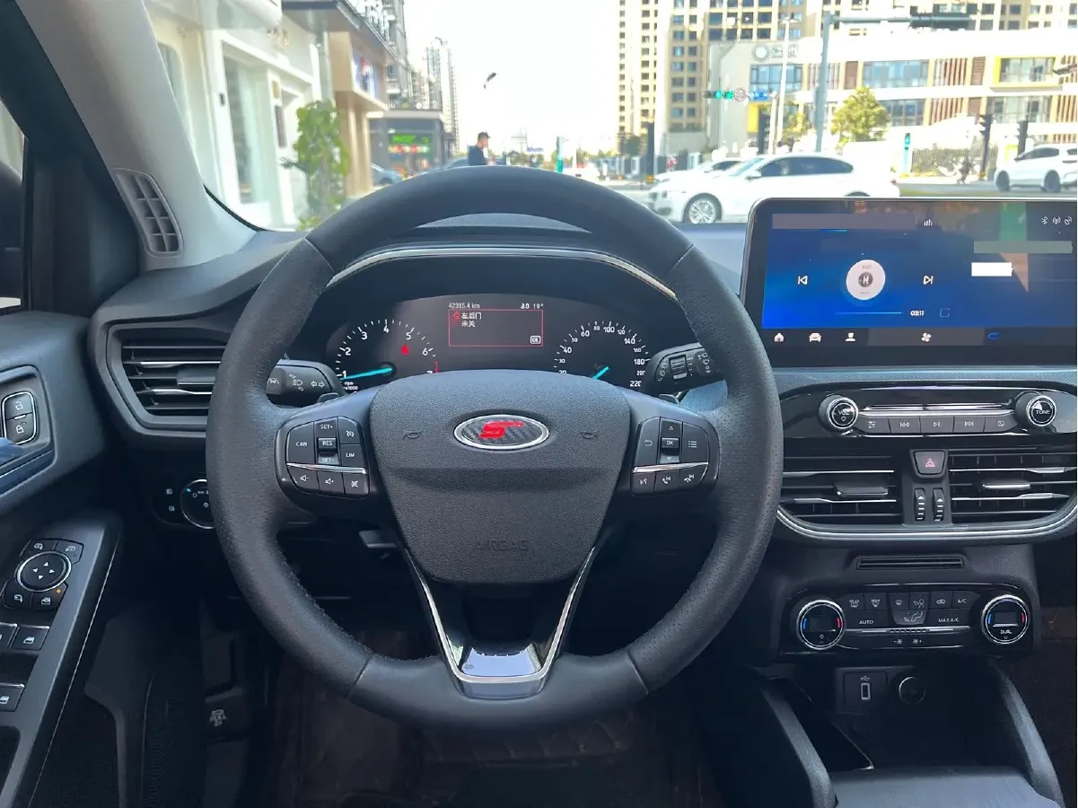 2020 Ford Focus Active 1.5T 174HP L3 8AT,autocango,china used car exporter,china ev exporter,chinese used car exporter,chinese used ev exporter