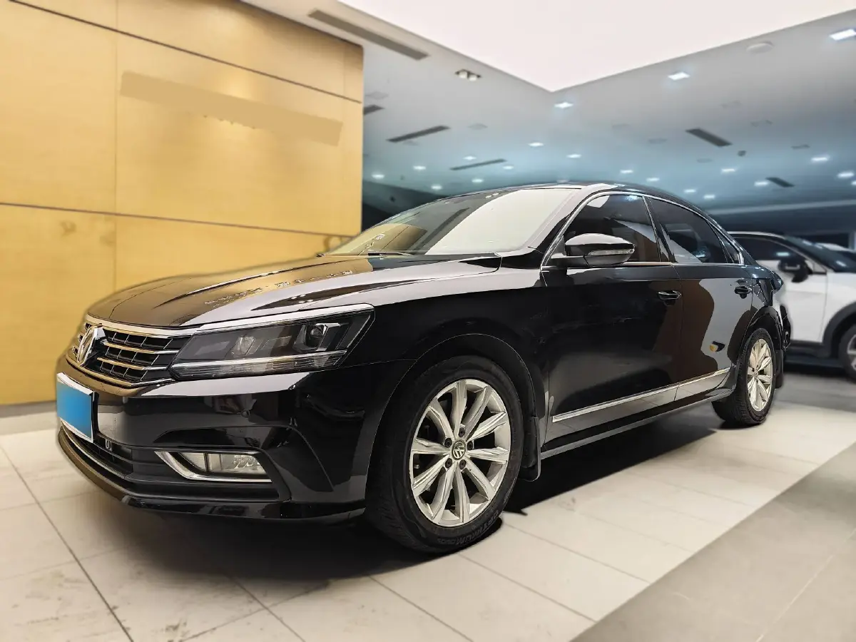 2017 Volkswagen Passat 1.8T 180HP L4 7DCT