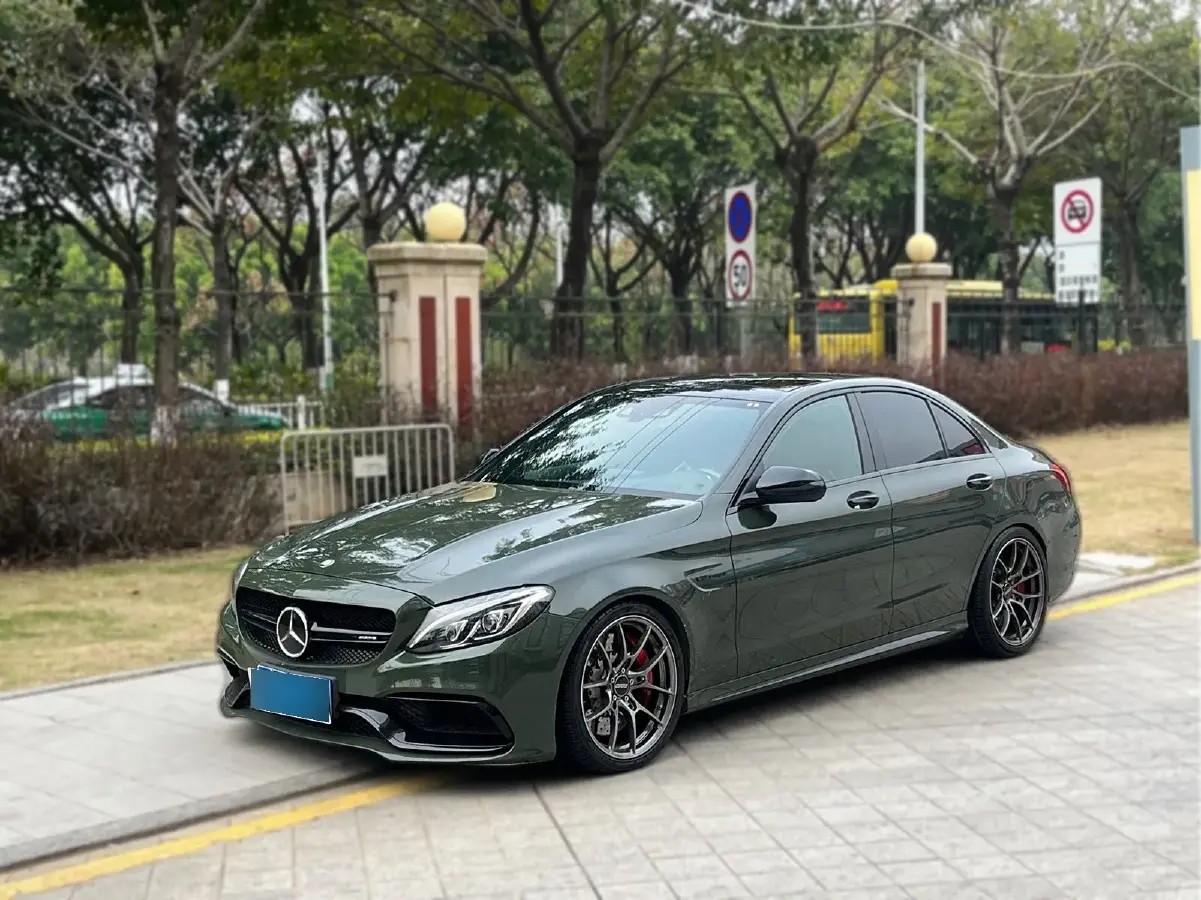 2015 Mercedes-Benz C AMG 4.0T 476HP V8 7AT