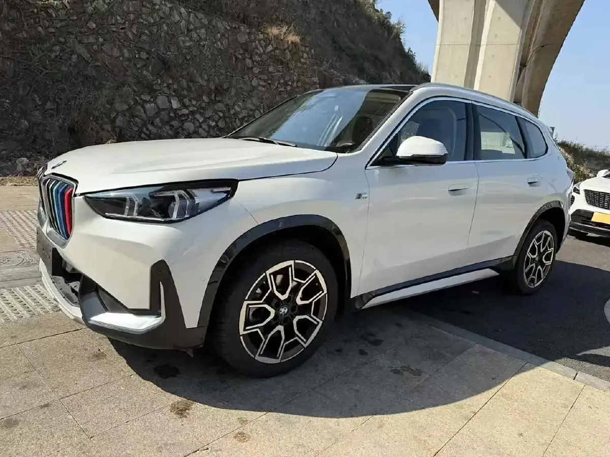 2023 BMW X1 2.0T 204HP L4 7DCT