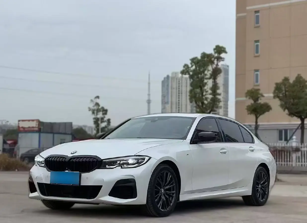 2024 BMW 3 Series 2.0T 184HP L4 8AT