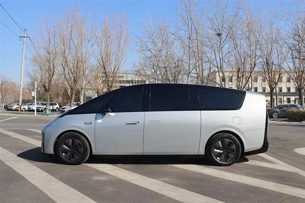 2024 Li MEGA BEV 102.7KWH