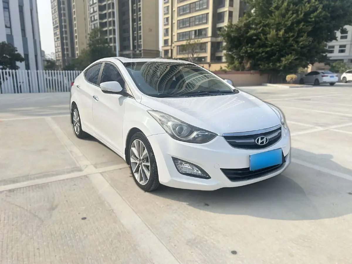 2015 Hyundai Elantra 1.6L 128HP L4 6AT