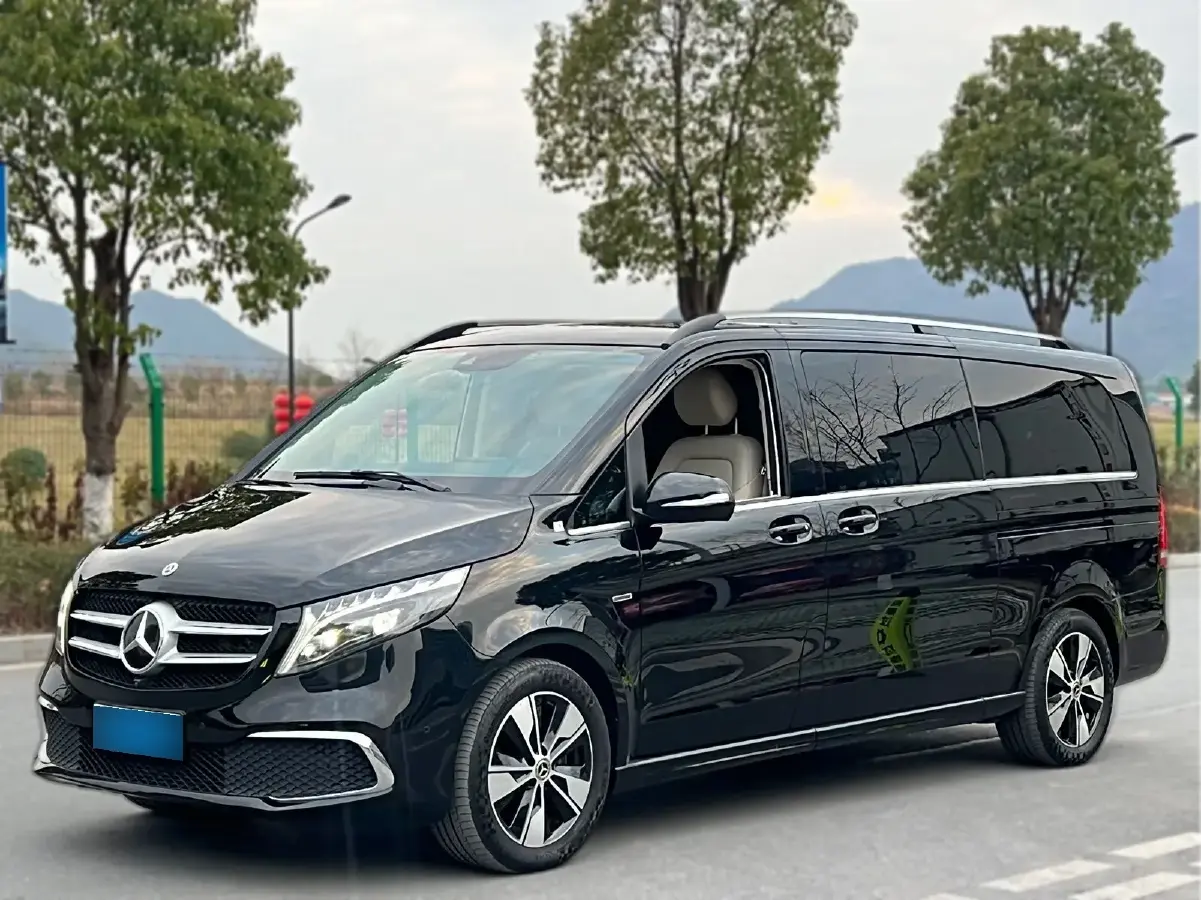 2022 Mercedes-Benz V Class 2.0T 211HP L4 9AT