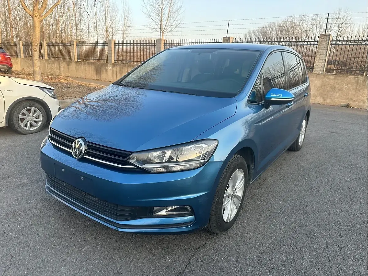 2016 Volkswagen Touran 1.4T 150HP L4 7DCT