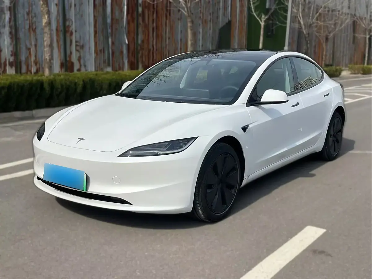 2025 Tesla Model 3 BEV 62.5KWH