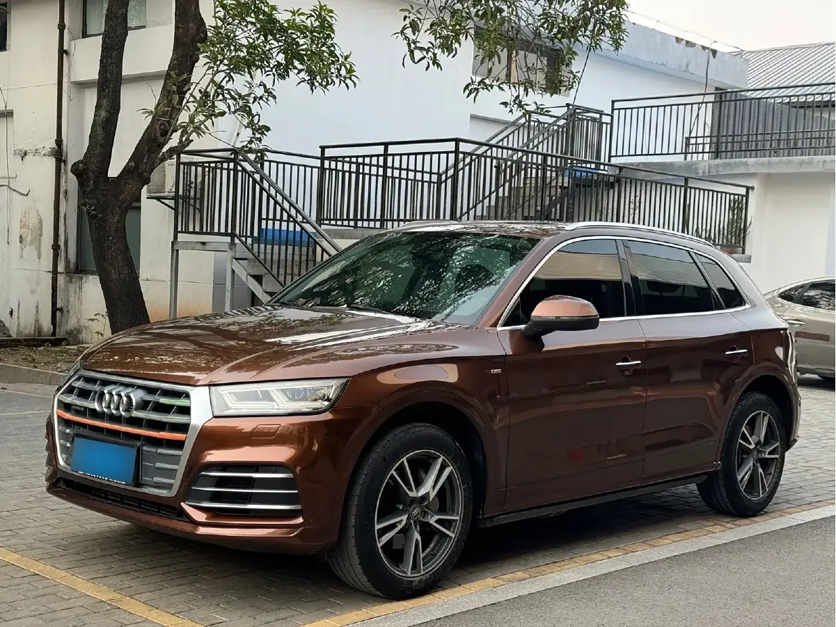 2018 Audi Q5L 2.0T 252HP L4 7DCT