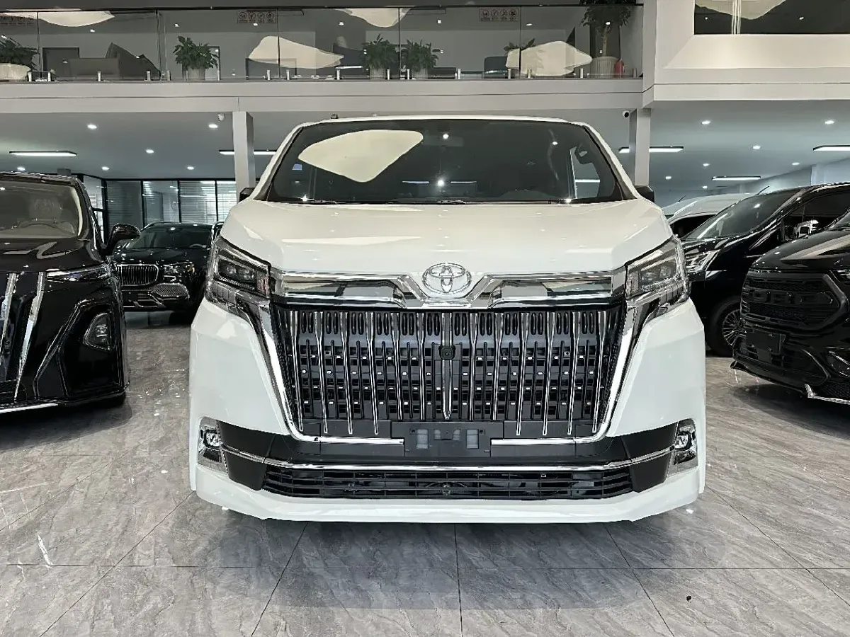 2011 Toyota Hiace 2.7L 154HP L4 4AT,autocango,china used car exporter,china ev exporter,chinese used car exporter,chinese used ev exporter