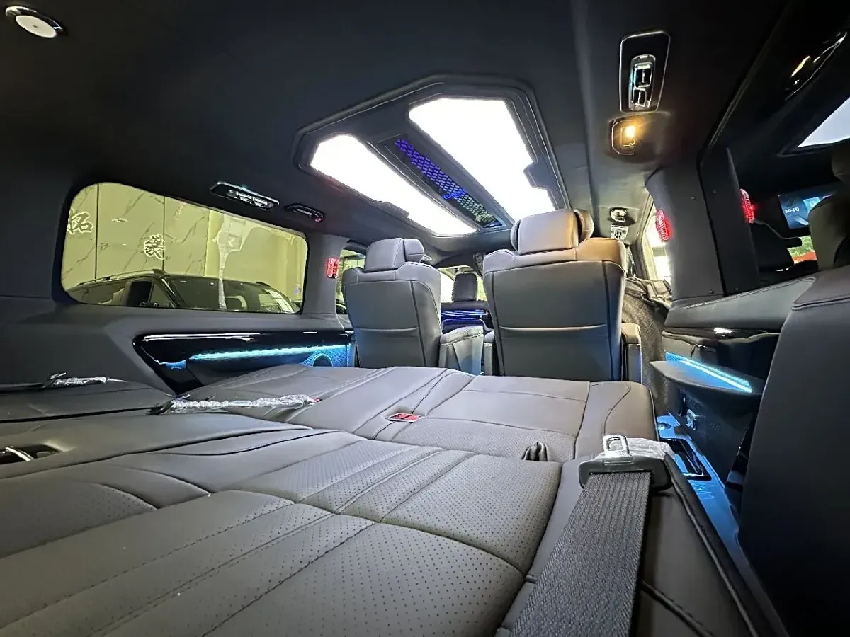 2011 Toyota Hiace 2.7L 154HP L4 4AT,autocango,china used car exporter,china ev exporter,chinese used car exporter,chinese used ev exporter