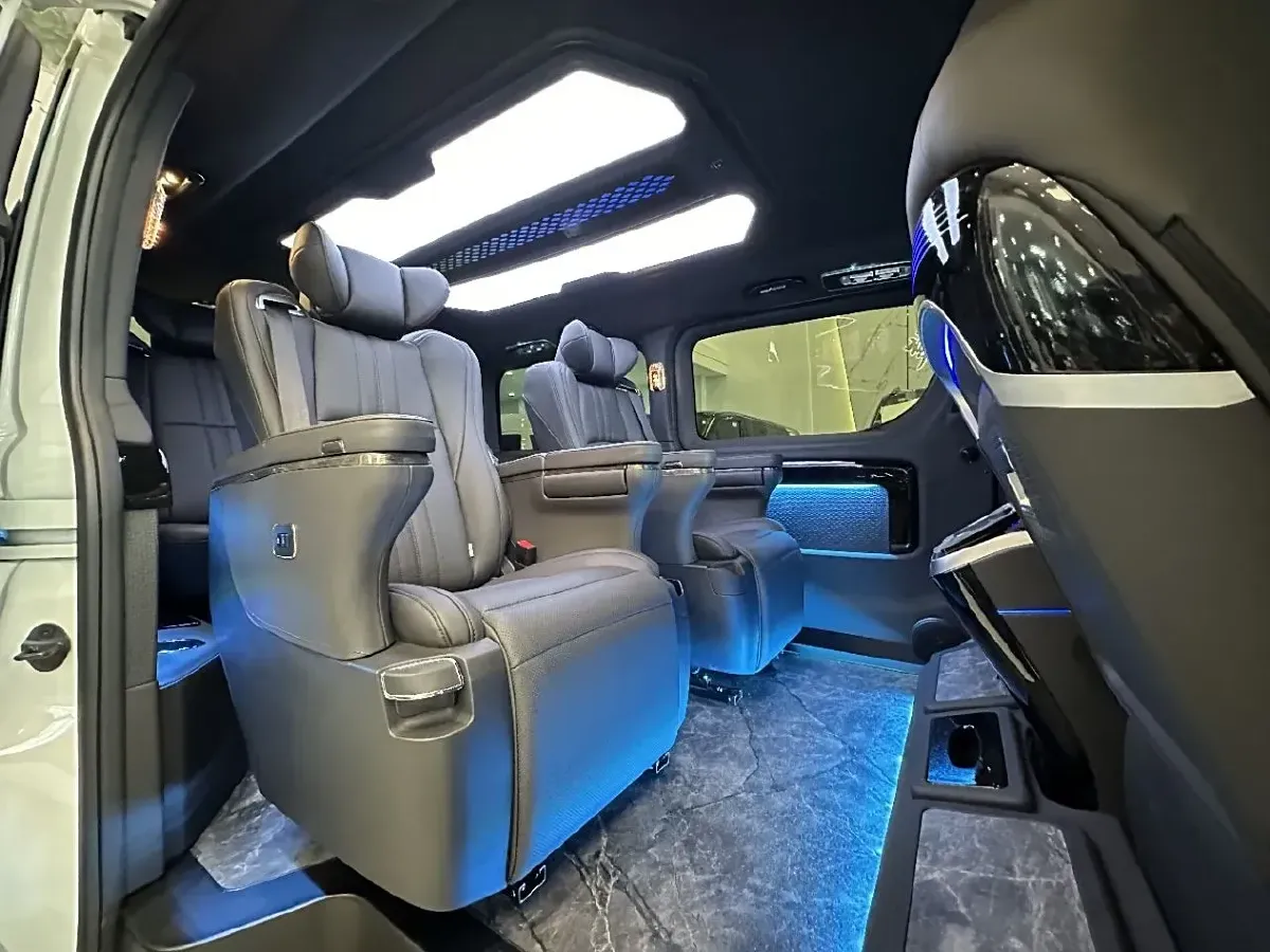 2011 Toyota Hiace 2.7L 154HP L4 4AT,autocango,china used car exporter,china ev exporter,chinese used car exporter,chinese used ev exporter