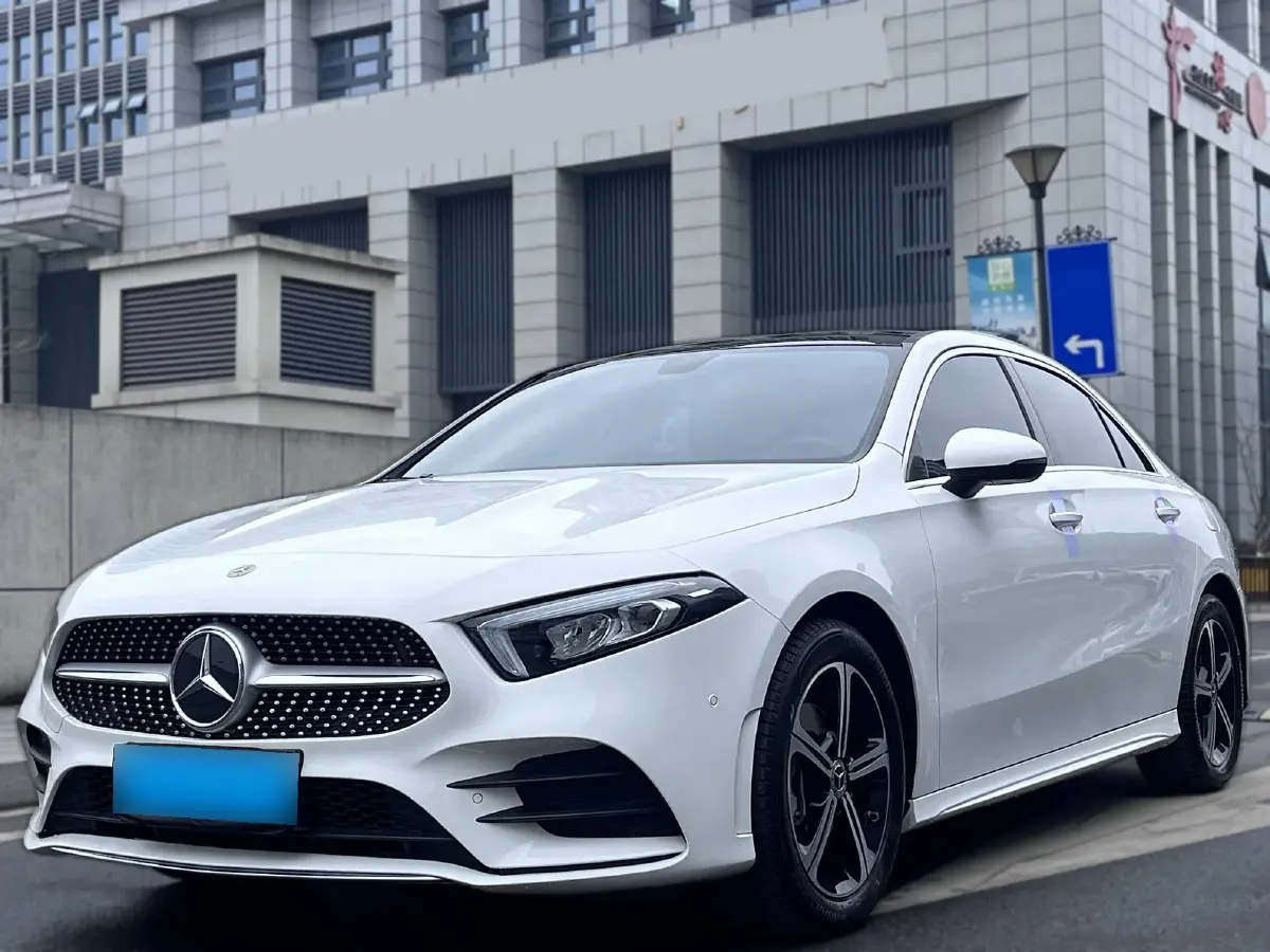 2022 Mercedes-Benz A Class 1.3T 163HP L4 7DCT