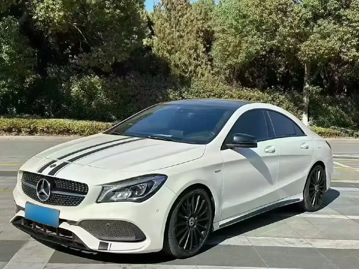 2017 Mercedes-Benz CLA Class 2.0T 184HP L4 7DCT