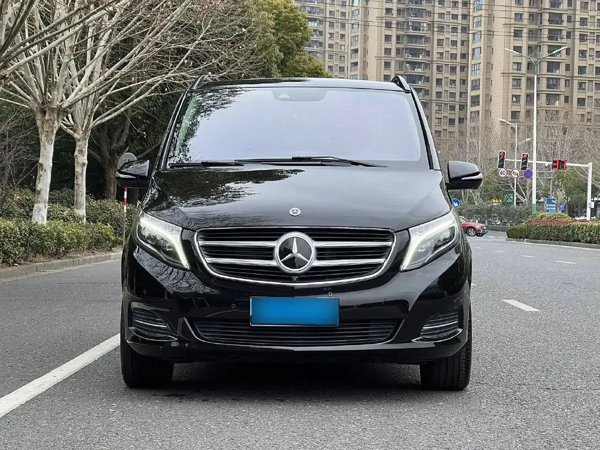 2018 Mercedes-Benz V Class 2.0T 211HP L4 7AT