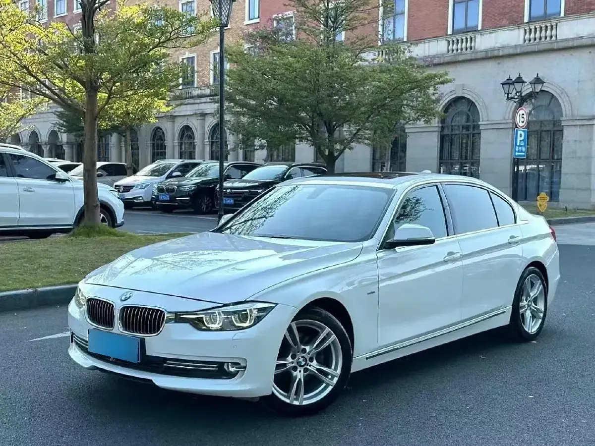 2014 BMW 3 Series 2.0T 184HP L4 8AT