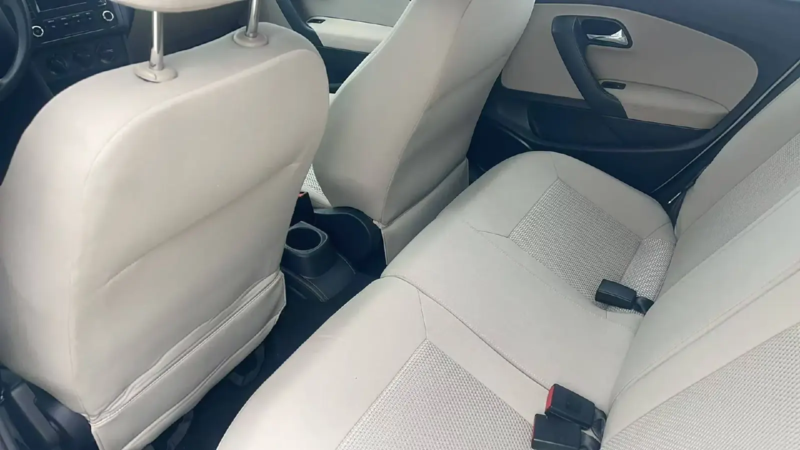 2013 Volkswagen Polo 1.6L 105HP L4 6AT