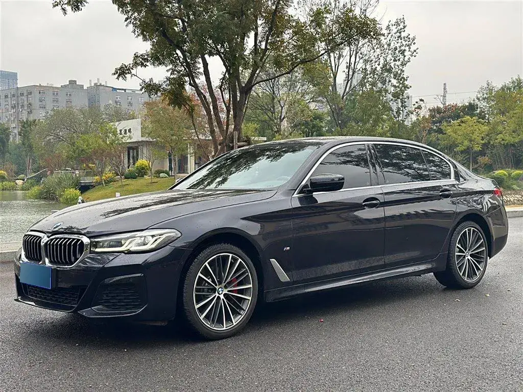 2022 BMW 5 Series 2.0T 252HP L4 8AT