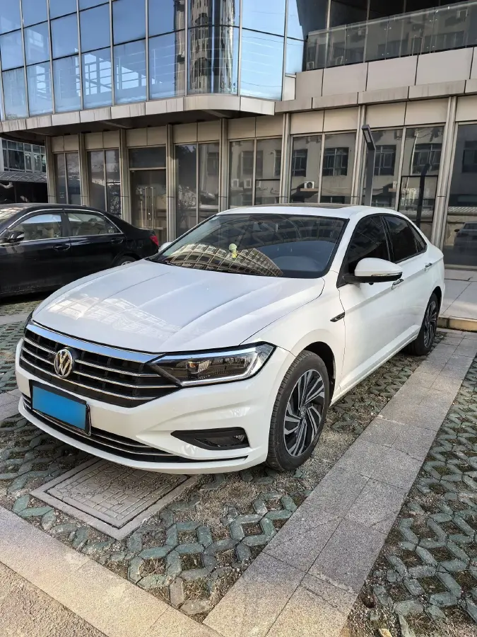 2021 Volkswagen Sagitar 1.2T 116HP L4 7DCT