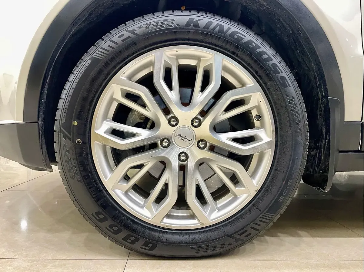 2015 Landwind X7 2.0T 190HP L4 8AT,autocango,china used car exporter,china ev exporter,chinese used car exporter,chinese used ev exporter