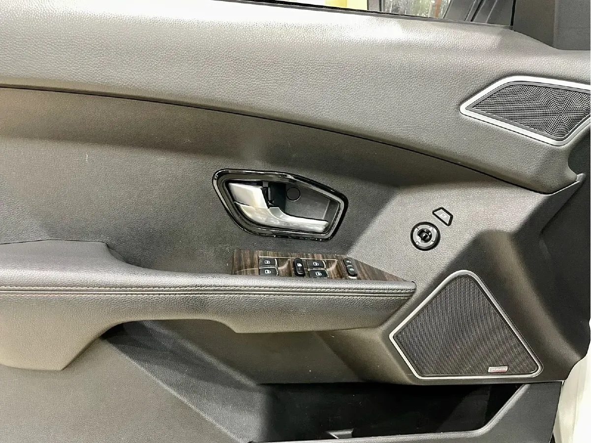 2015 Landwind X7 2.0T 190HP L4 8AT,autocango,china used car exporter,china ev exporter,chinese used car exporter,chinese used ev exporter