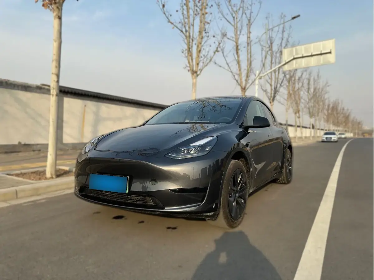 2024 Tesla Model Y BEV 60KWH