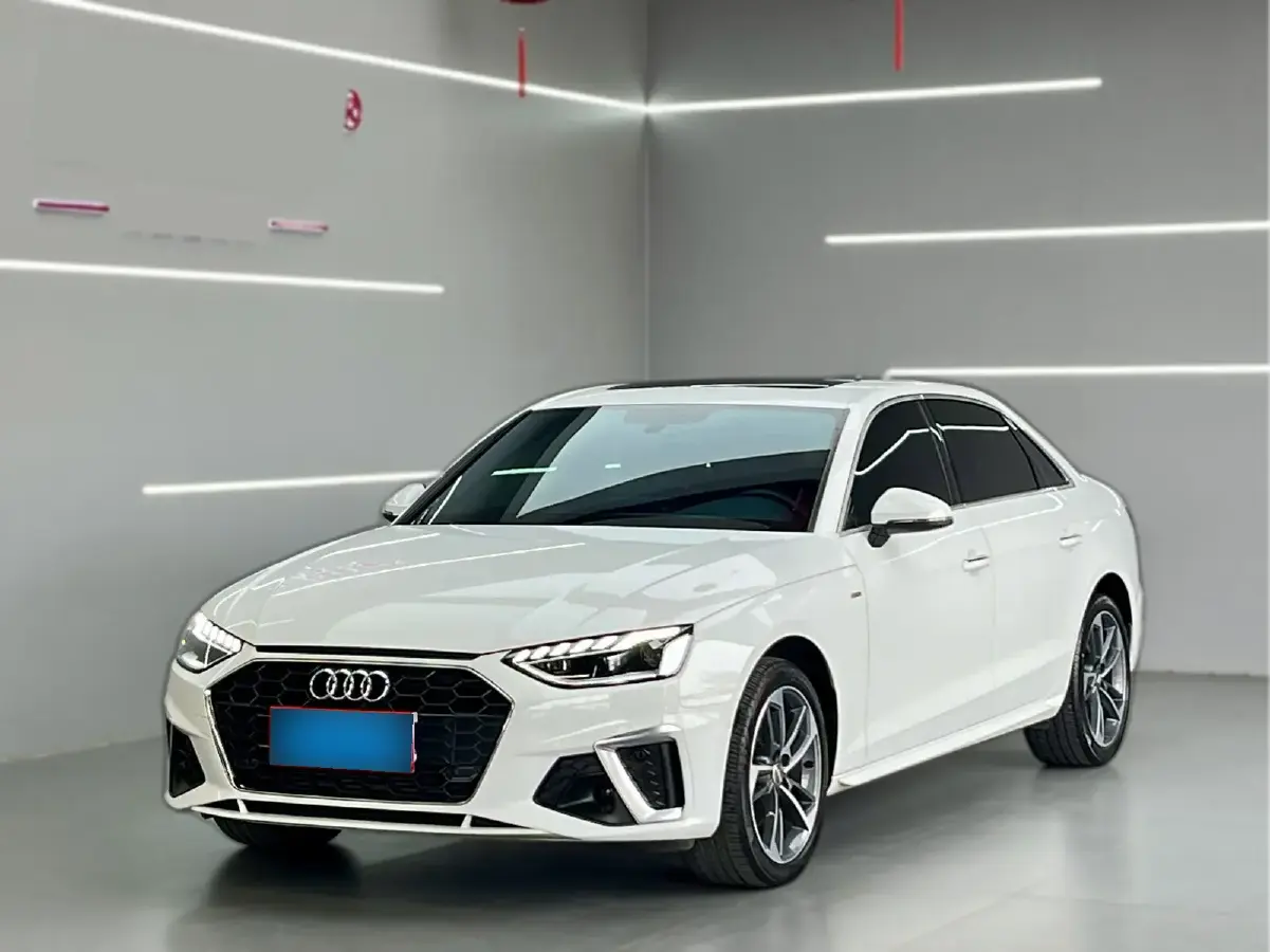 2022 Audi A4L 2.0T 190HP L4 7DCT